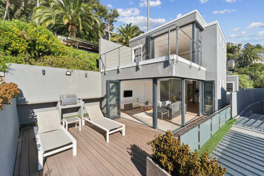 7 Bedroom Property for Sale in Bantry Bay Western Cape